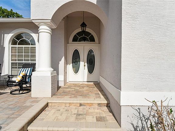 4th image of 2047 Overbrook Ln