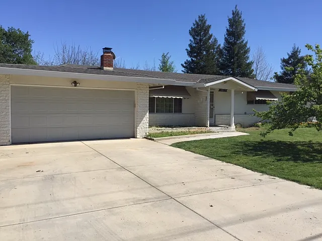 2015 Hooper Rd photo 1