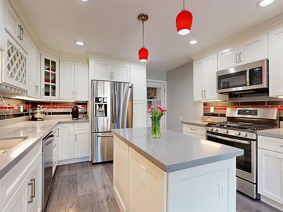 3rd image of 38 Francis Circle