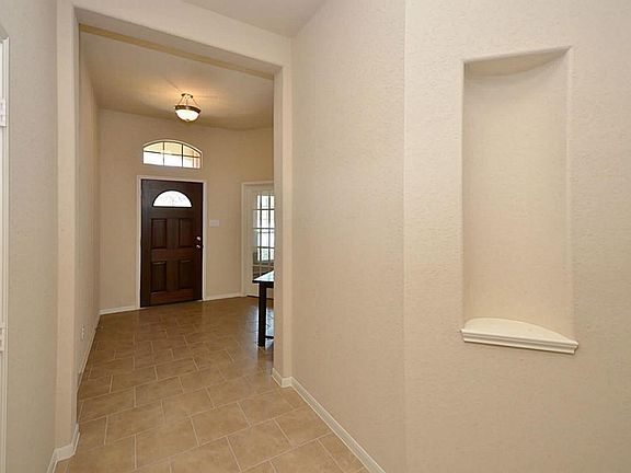 5th image of 126 Black Swan Pl