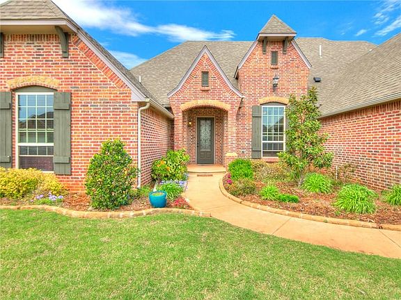 2nd image of 3401 Chesterfield Pl