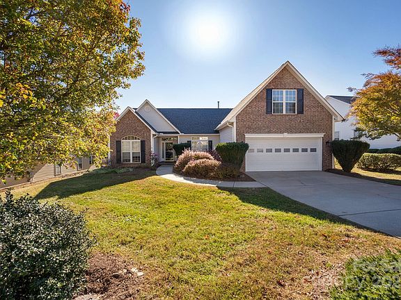 5th image of 207 E Farm Creek Dr