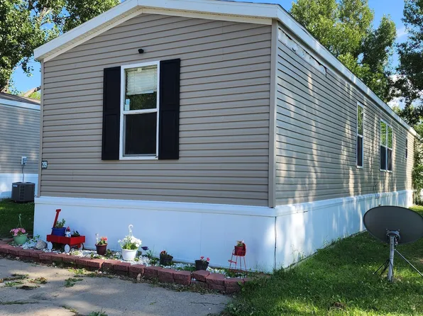 209 Pitcher Park SE, Devils Lake, ND 58301