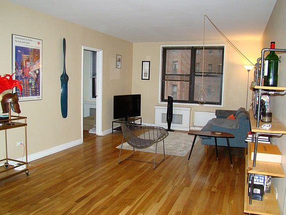3rd image of 13915 83rd Ave APT 530