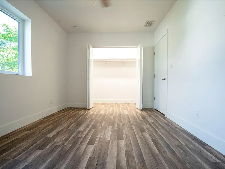 1413 NE 5th Ave #1 — Photo 23