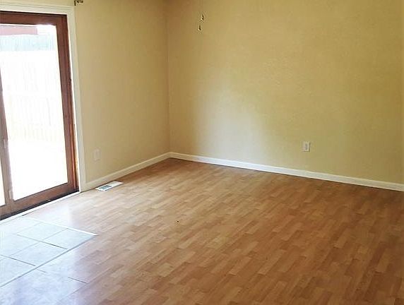 4th image of 2307 Highland Ave