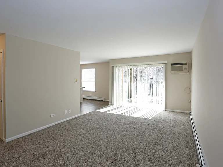 1BR, 1BA Remodel B-Style Livingroom