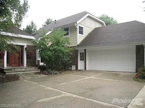 1742 Williamsburg Dr.
