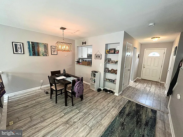 715 Acorn Ct — Photo 20
