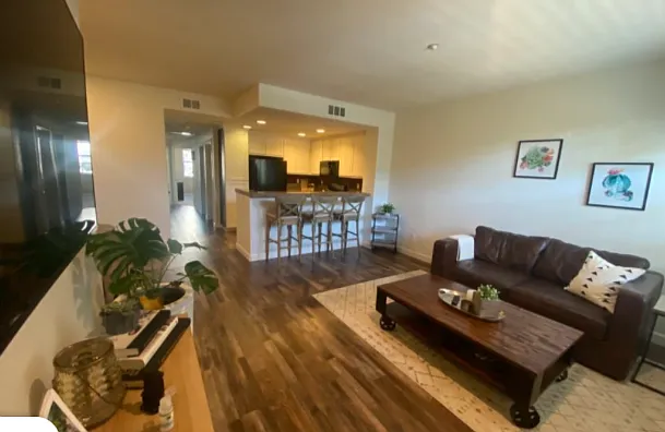 2 bed, 1163 sqft, $3,300 — Photo 3