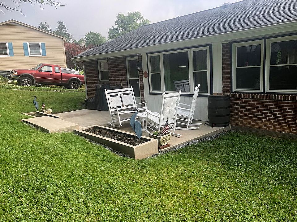2nd image of 410 Confederate Cir