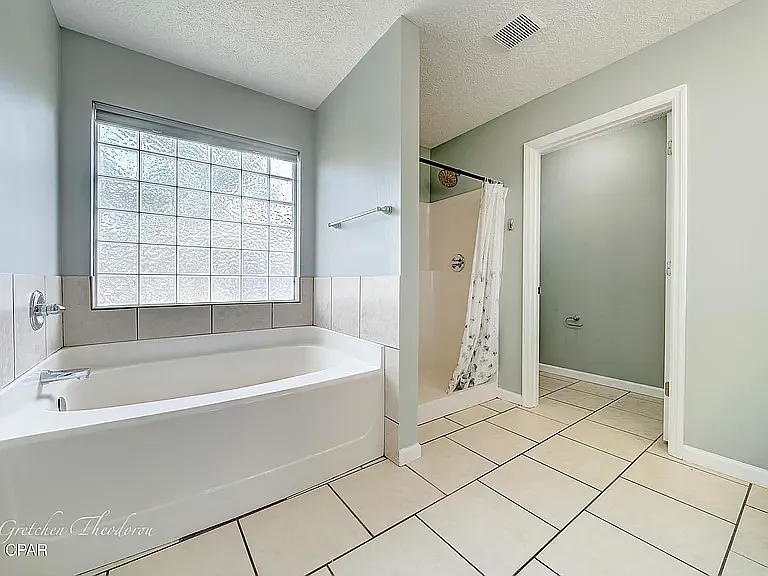 4704 Shannon Ln — Photo 18