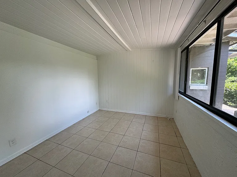 2547 S Mills Ave #2 — Photo 6