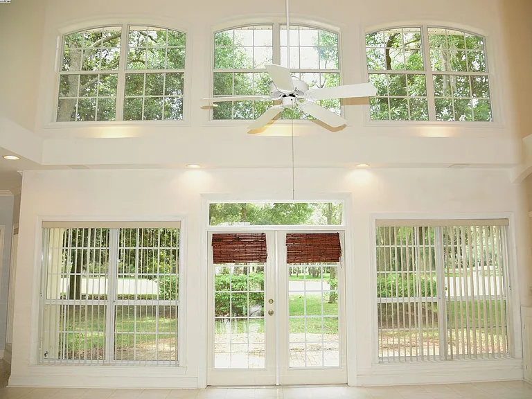 218 Windward Cv E — Photo 14