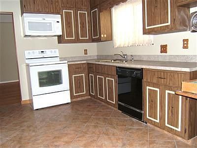 5th image of 3391 Glenmont Ln
