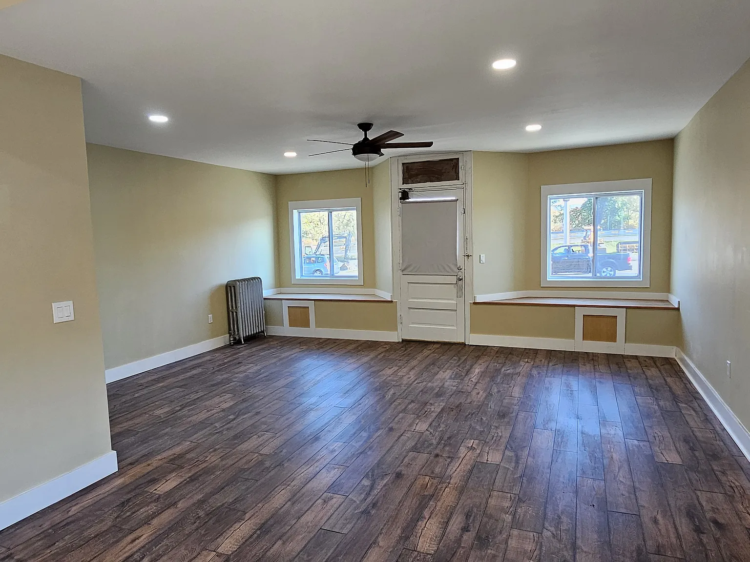 2 bed, 1029 sqft, $1,900 — Photo 3