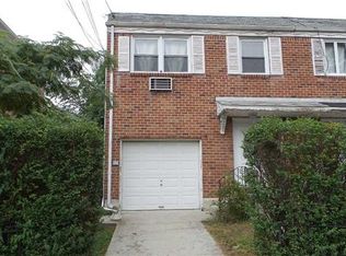909 123rd St #2F, College Point, NY 11356