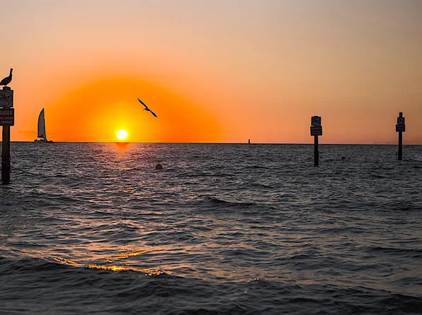 880 Mandalay Ave, Clearwater Beach, FL