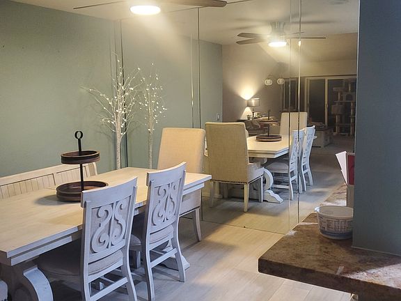 Dinning Room with ceiling fan