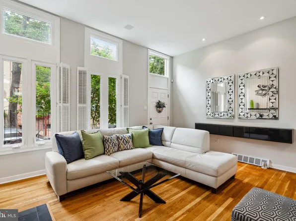 506 Pine St, Philadelphia, PA 19106