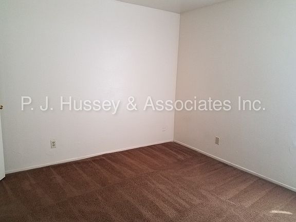 4th image of 16227 N 28th Pl APT 4