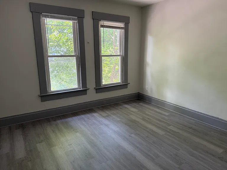 239 E Blake Ave — Photo 5