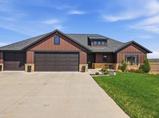 14549 Keegan Ct, Dubuque, IA 52002