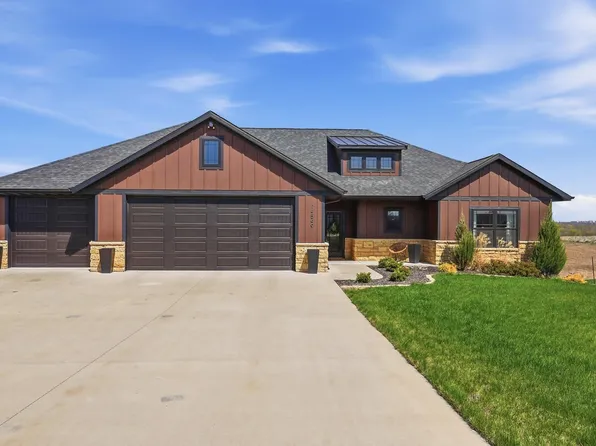 14549 Keegan Ct, Dubuque, IA 52002