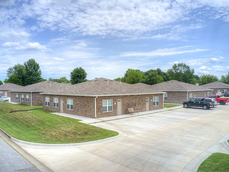 Elk Estates, Carthage, MO — Photo 13