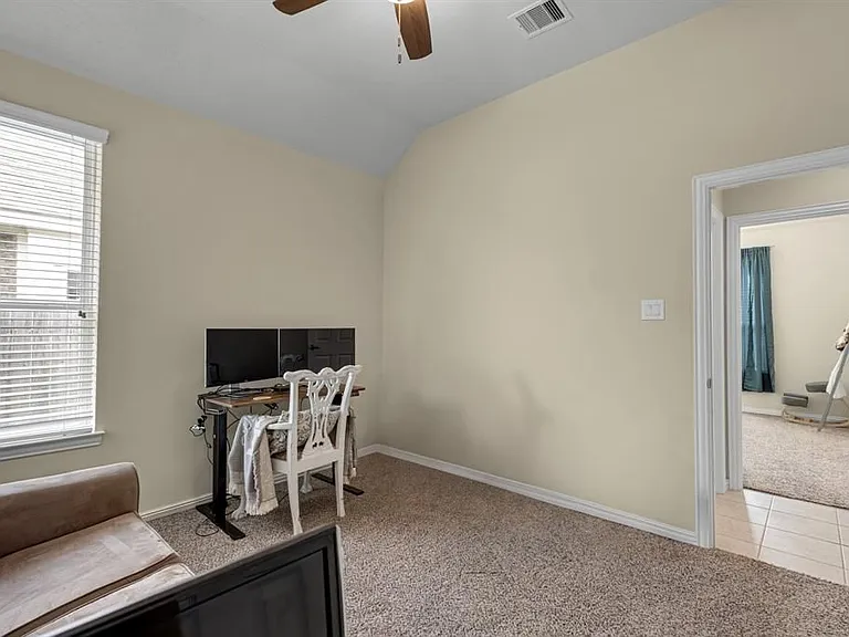 3058 Winterberry Ln — Photo 15