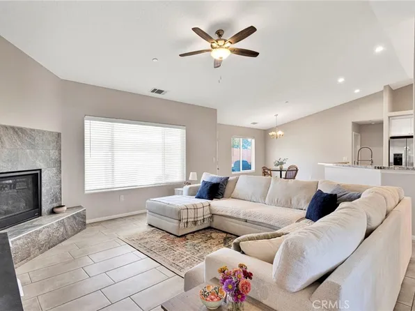 17889 Sycamore St, Hesperia, CA 92345