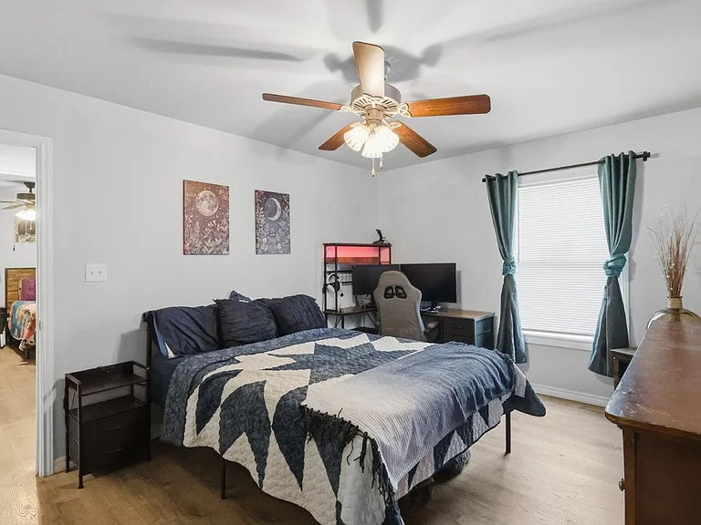 2111 Lone Star Rd — Photo 12