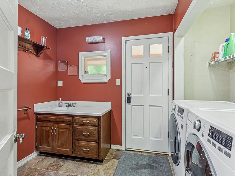 5210 River Park Villas Dr — Photo 25