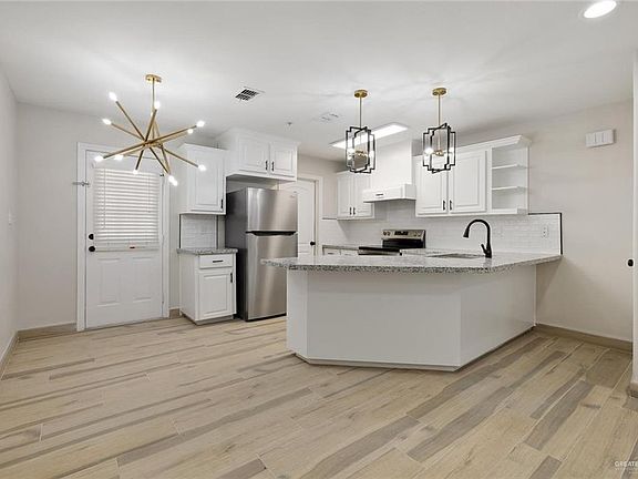 5th image of 213 S 49th St APT 1