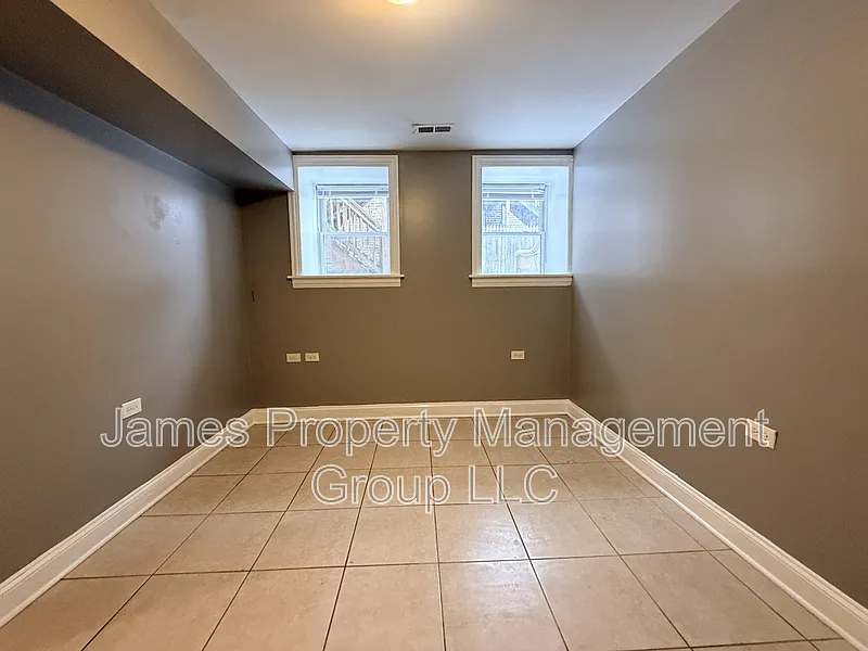 Building Photo - 3603 W Le Moyne St