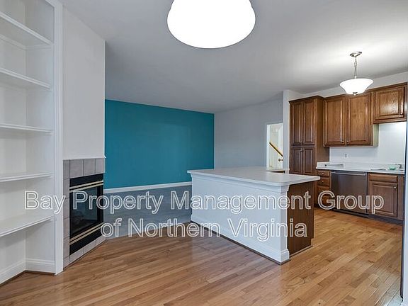 5th image of 2721 Baronhurst Dr