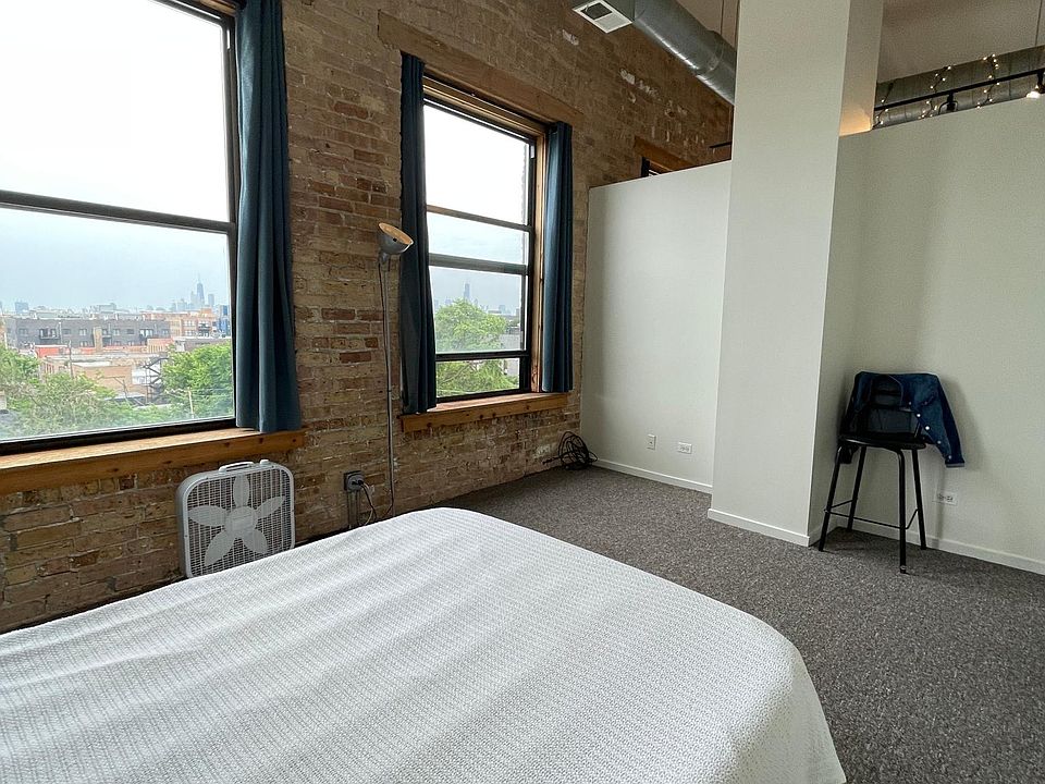 1st image of 2511 1/2 W Moffat St #505