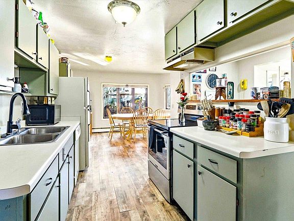 2nd image of 181 West 6th Street