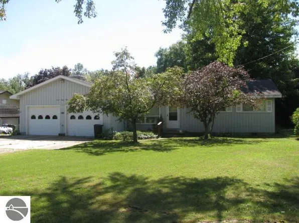 733 Monument Rd, Tawas City, MI 48763