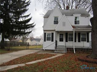 2525 Cawdor Rd, Oregon, OH 43616