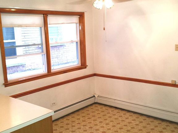Eat-in Kitchen