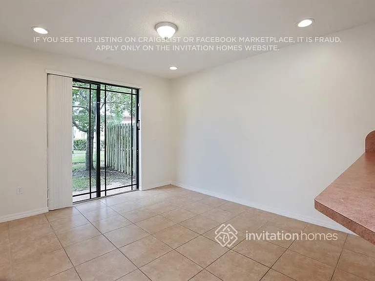 666 NE 35th Ave — Photo 8