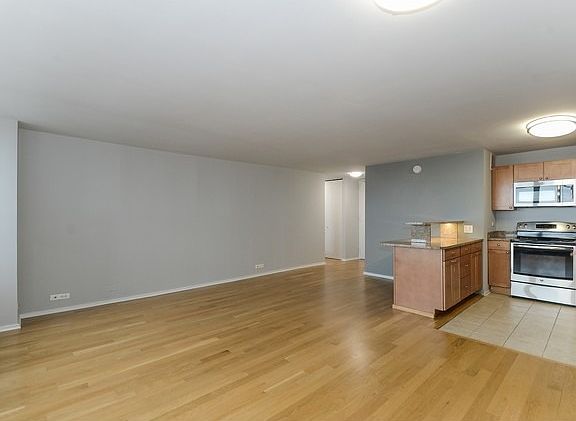 5th image of 655 W Irving Park Rd APT 2508