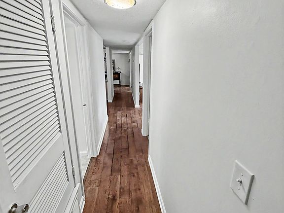 3rd image of 6592 Poplar Woods Cir S APT 1