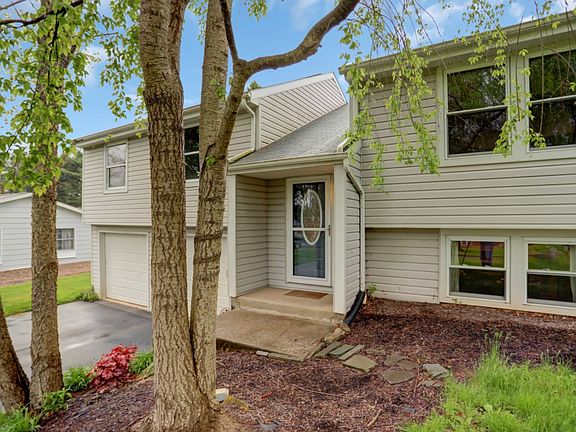 2nd image of 1639 Oxford Cir