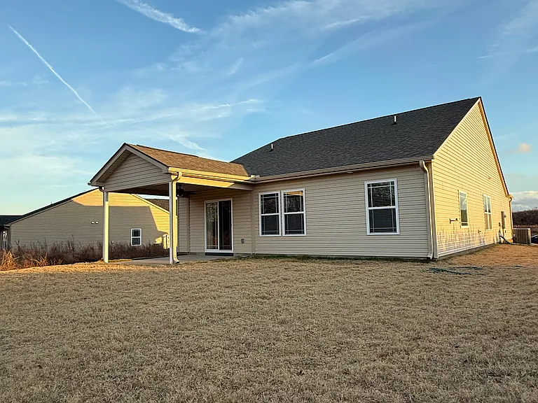 2213 Davenport Ct — Photo 15