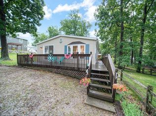 5390 Parkwood Dr, Manitou Beach, MI 49253