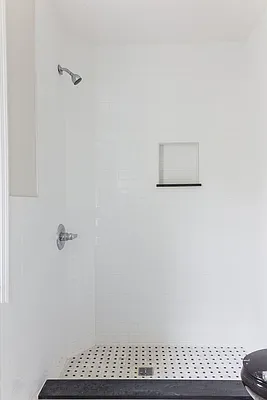 Rented by Grand & Co. | media 5