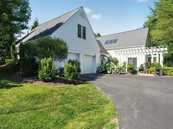 276 Tinkers Trl, Aurora, OH 44202