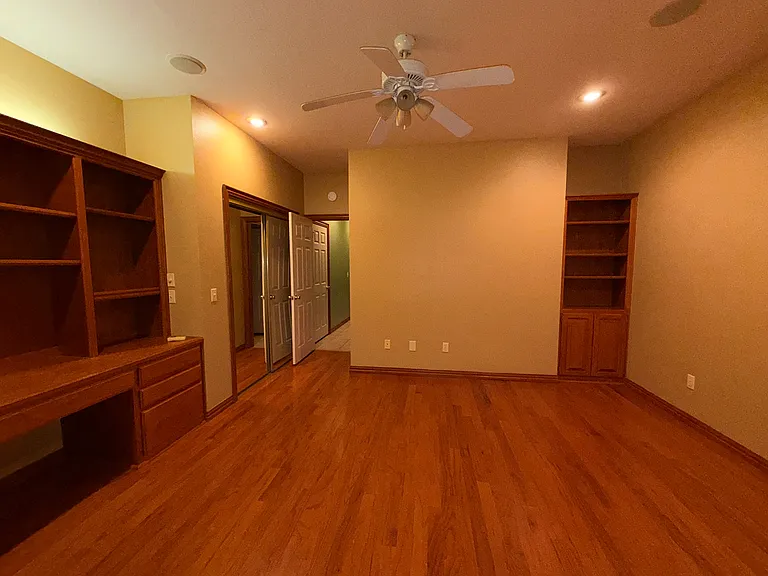 599 S Main St — Photo 14